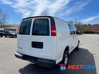 Trzecie zdjęcie samochodu z tyłu: 2017 CHEV EXPRESS G3500 VIN:1GCZGGFF4H1263542 - miniatura