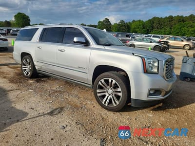 Czwarte zdjęcie samochodu z boku: 2018 GMC YUKON XL DENALI VIN:1GKS1HKJ4JR208233 - miniatura