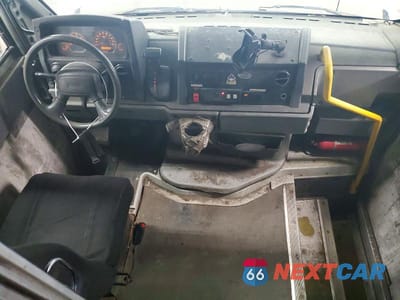 Zdjęcie 8 z 13 samochodu: 2013 ISUZU NPR VIN:JALB4T176D7W00916 - miniatura