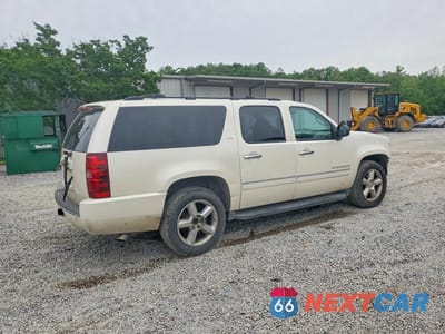 Trzecie zdjęcie samochodu z tyłu: 2013 CHEVROLET SUBURBAN C1500 LTZ VIN:1GNSCKE05DR311033 - miniatura