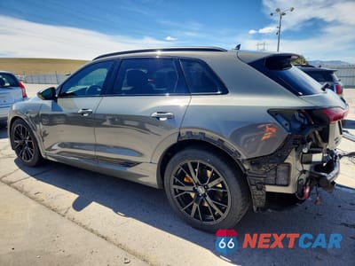 Drugie zdjęcie samochodu z przodu: 2022 AUDI E-TRON CHRONOS VIN:WA1VABGE9NB004960 - miniatura