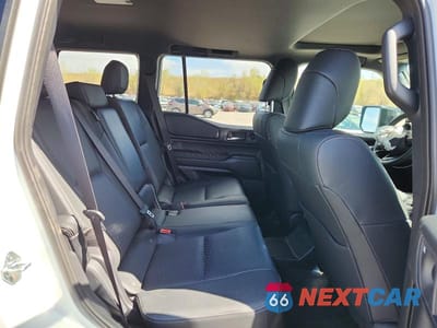 Zdjęcie 11 z 14 samochodu: 2025 TOYOTA LAND CRUISER BASE VIN:JTEABFAJ2SK024165 - miniatura