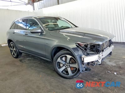 Czwarte zdjęcie samochodu z boku: 2019 MERCEDES-BENZ GLC 350E VIN:WDC0G5EB2KF559174 - miniatura
