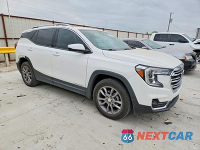 Czwarte zdjęcie samochodu z boku: 2022 GMC TERRAIN SLT VIN:3GKALVEV8NL131334 - miniatura