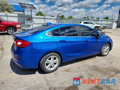 Trzecie zdjęcie samochodu z tyłu: 2017 CHEVROLET CRUZE LT VIN:3G1BE5SM5HS567292 - miniatura