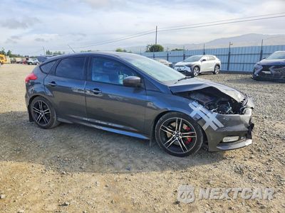 Czwarte zdjęcie samochodu z boku: 2015 FORD FOCUS ST VIN:1FADP3L91FL221158 - miniatura