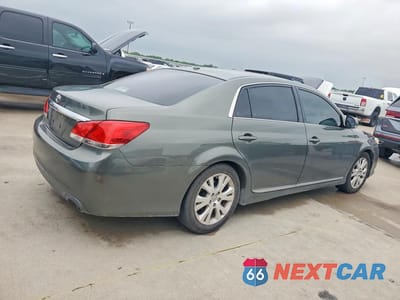 Trzecie zdjęcie samochodu z tyłu: 2011 TOYOTA AVALON BASE VIN:4T1BK3DBXBU420971 - miniatura