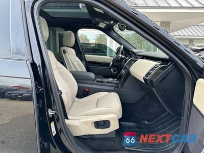 Piąte zdjęcie samochodu w środku: 2019 LAND ROVER DISCOVERY SE VIN:SALRG2RV6KA095182 - miniatura