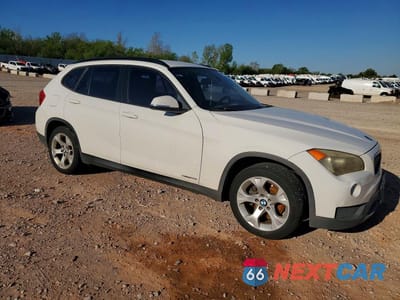 Czwarte zdjęcie samochodu z boku: 2013 BMW X1 SDRIVE28I VIN:WBAVM1C55DVW44199 - miniatura