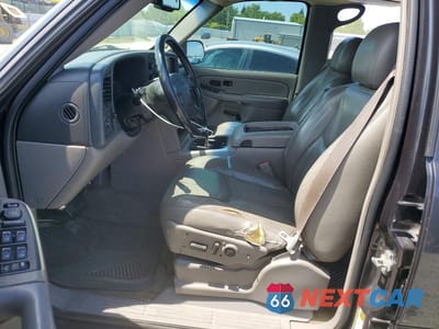 Zdjęcie 7 z 14 samochodu: 2005 GMC YUKON XL K1500 VIN:3GKFK16Z35G165600 - miniatura