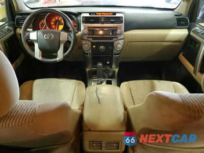 Zdjęcie 8 z 12 samochodu: 2011 TOYOTA 4RUNNER VIN:JTEBU5JR0B5066380 - miniatura