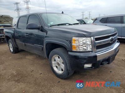 Czwarte zdjęcie samochodu z boku: 2007 CHEVROLET SILVERADO K1500 CREW CAB VIN:2GCEK133671657900 - miniatura