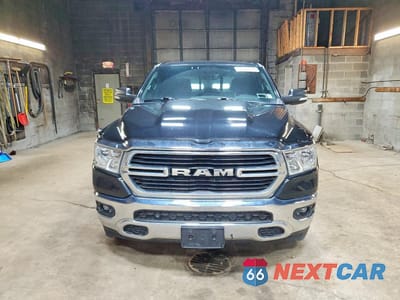 Piąte zdjęcie samochodu w środku: 2019 RAM 1500 BIG HORN VIN:1C6RREFT7KN851477 - miniatura