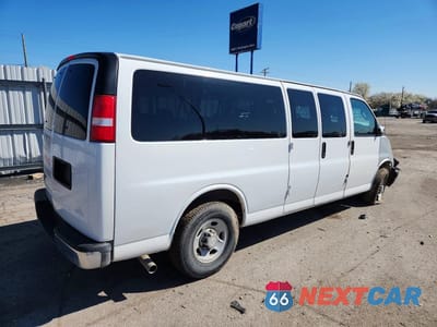 Trzecie zdjęcie samochodu z tyłu: 2016 CHEVROLET EXPRESS G3500 LT VIN:1GAZGPFG9G1247546 - miniatura