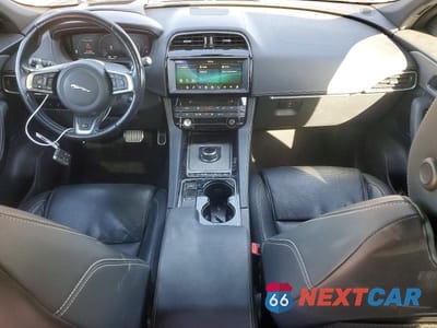 Zdjęcie 8 z 14 samochodu: 2017 JAGUAR F-PACE S VIN:SADCM2BVXHA880009 - miniatura