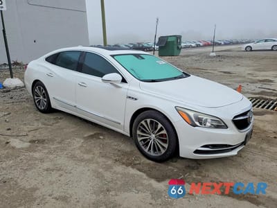 Czwarte zdjęcie samochodu z boku: 2017 BUICK LACROSSE PREMIUM VIN:1G4ZR5SSXHU154921 - miniatura