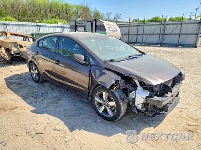 Czwarte zdjęcie samochodu z boku: 2018 KIA FORTE LX VIN:3KPFL4A77JE170465 - miniatura