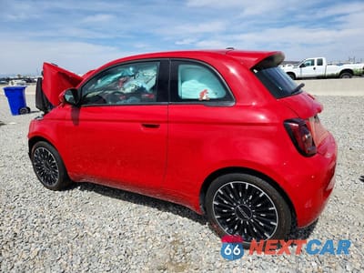 Drugie zdjęcie samochodu z przodu: 2024 FIAT 500 E RED VIN:ZFAFFAA41RX204057 - miniatura