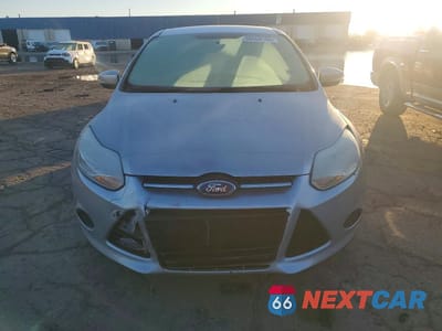 Piąte zdjęcie samochodu w środku: 2014 FORD FOCUS VIN:1FADP3K23EL371971 - miniatura