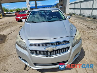 Piąte zdjęcie samochodu w środku: 2013 CHEVROLET MALIBU 2LT VIN:1G11F5SR1DF140372 - miniatura