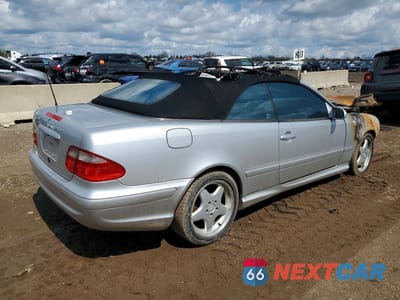 Trzecie zdjęcie samochodu z tyłu: 2001 MERCEDES-BENZ CLK 430 VIN:WDBLK70G91T084783 - miniatura