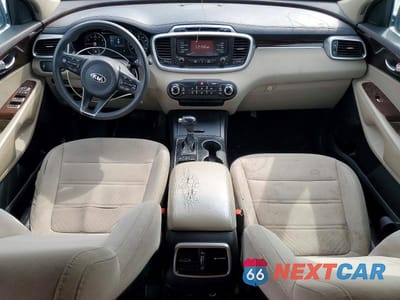 Zdjęcie 8 z 12 samochodu: 2017 KIA SORENTO LX VIN:5XYPGDA38HG263093 - miniatura