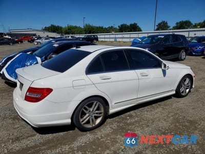 Trzecie zdjęcie samochodu z tyłu: 2014 MERCEDES-BENZ C 250 VIN:WDDGF4HB8ER306737 - miniatura