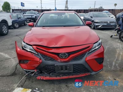 Piąte zdjęcie samochodu w środku: 2020 TOYOTA CAMRY SE VIN:4T1G11AK7LU357105 - miniatura