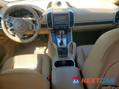 Zdjęcie 8 z 13 samochodu: 2013 PORSCHE CAYENNE VIN:WP1AA2A24DLA01121 - miniatura