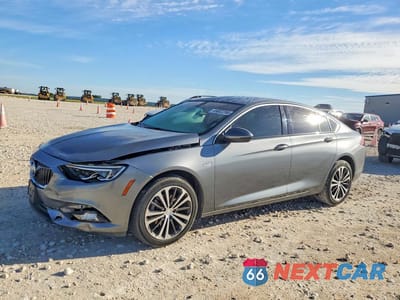 2020 BUICK REGAL ESSENCE W04GP6SX2L1013672 - główne zdjęcie licytacji z USA - miniatura