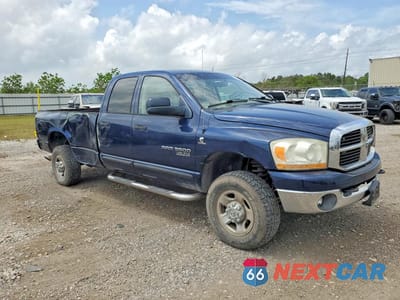 Czwarte zdjęcie samochodu z boku: 2006 DODGE RAM 3500 ST VIN:3D7LX38CX6G253555 - miniatura