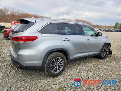 Trzecie zdjęcie samochodu z tyłu: 2019 TOYOTA HIGHLANDER XLE VIN:5TDJZRFH6KS588840 - miniatura