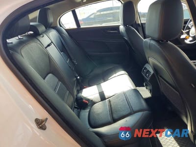 Zdjęcie 10 z 12 samochodu: 2017 JAGUAR XE PRESTIGE VIN:SAJAK4BN3HA953940 - miniatura