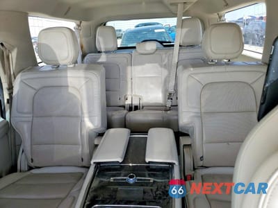 Zdjęcie 10 z 13 samochodu: 2019 LINCOLN NAVIGATOR L RESERVE VIN:5LMJJ3LT1KEL05045 - miniatura
