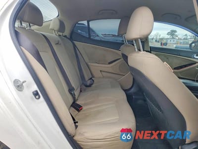 Zdjęcie 10 z 12 samochodu: 2012 KIA OPTIMA HYBRID LX VIN:KNAGM4AD7C5027552 - miniatura