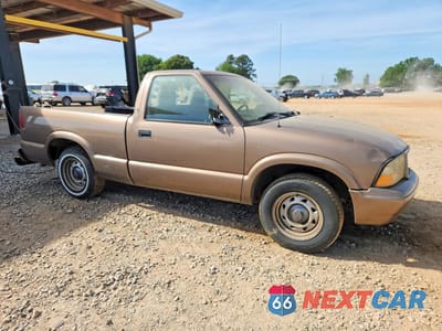 Czwarte zdjęcie samochodu z boku: 2002 GMC SONOMA VIN:1GTCS145928156609 - miniatura
