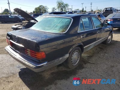 Trzecie zdjęcie samochodu z tyłu: 1985 MERCEDES-BENZ 380 SE VIN:WDBCA32C2FA133900 - miniatura