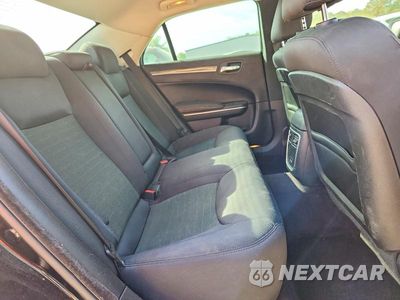 Zdjęcie 10 z 11 samochodu: 2018 CHRYSLER 300 TOURING VIN:2C3CCAAG1JH320242 - miniatura