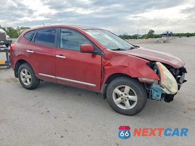 Czwarte zdjęcie samochodu z boku: 2013 NISSAN ROGUE S VIN:JN8AS5MT5DW039240 - miniatura