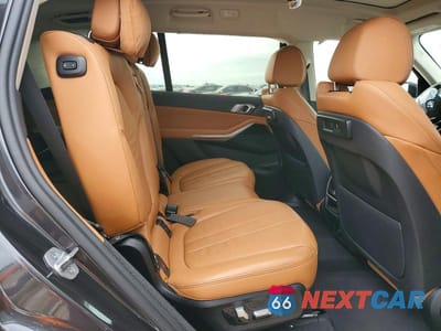 Zdjęcie 10 z 12 samochodu: 2021 BMW X7 XDRIVE40I VIN:5UXCW2C0XM9G15855 - miniatura