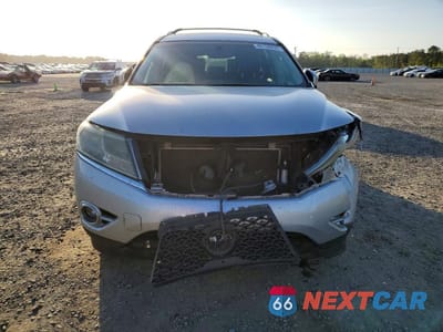 Piąte zdjęcie samochodu w środku: 2016 NISSAN PATHFINDER SL VIN:5N1AR2MN3GC610751 - miniatura
