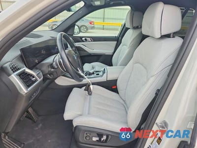Zdjęcie 7 z 13 samochodu: 2025 BMW X5 XDRIVE40I VIN:5UX23EU07S9Y99962 - miniatura