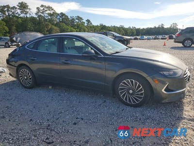Czwarte zdjęcie samochodu z boku: 2021 HYUNDAI SONATA HYBRID SEL VIN:KMHL34JJ1MA021597 - miniatura