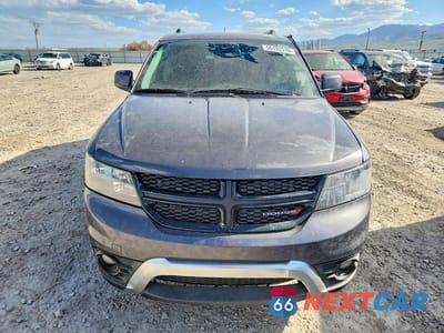 Piąte zdjęcie samochodu w środku: 2020 DODGE JOURNEY CROSSROAD VIN:3C4PDCGB3LT266874 - miniatura