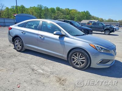 Czwarte zdjęcie samochodu z boku: 2017 HYUNDAI SONATA SE VIN:5NPE24AF5HH590771 - miniatura