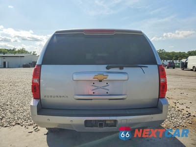 Zdjęcie 6 z 13 samochodu: 2013 CHEVROLET SUBURBAN K1500 LT VIN:1GNSKJE74DR146070 - miniatura