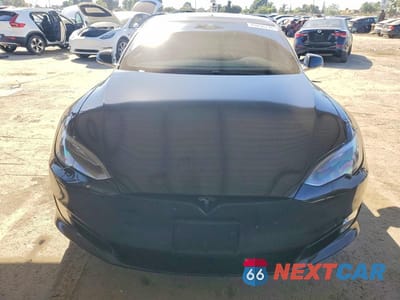 Piąte zdjęcie samochodu w środku: 2016 TESLA MODEL S VIN:5YJSA1E22GF158342 - miniatura