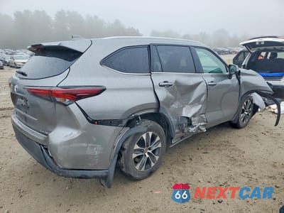 Trzecie zdjęcie samochodu z tyłu: 2025 TOYOTA HIGHLANDER XLE VIN:5TDKDRBH9SS591451 - miniatura