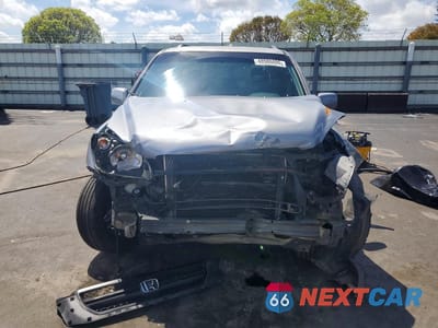 Piąte zdjęcie samochodu w środku: 2004 HONDA PILOT EX VIN:2HKYF184X4H580400 - miniatura