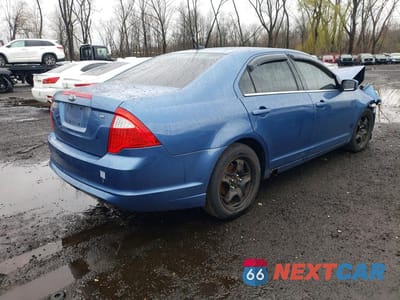 Trzecie zdjęcie samochodu z tyłu: 2010 FORD FUSION SE VIN:3FAHP0HAXAR203657 - miniatura
